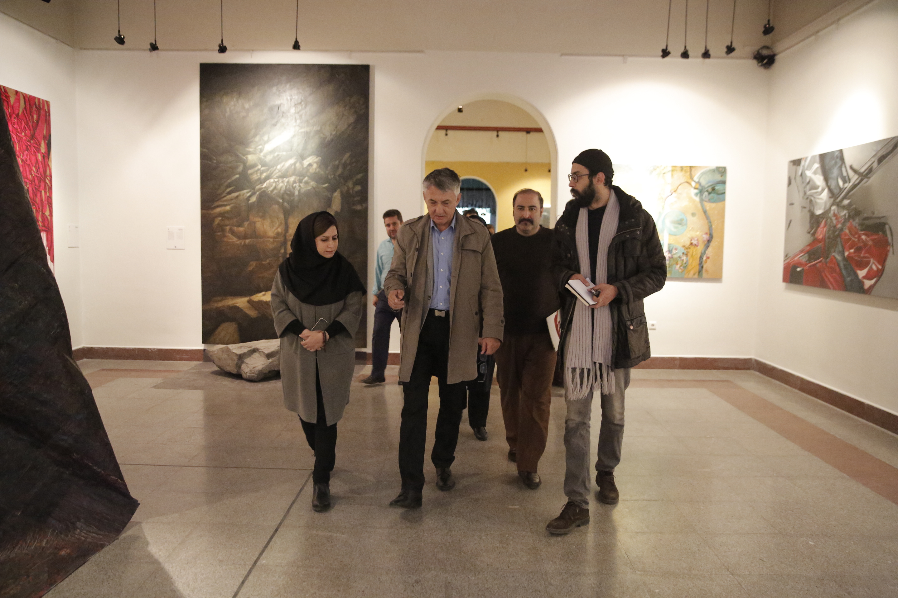 بازدید سفیر صربستان از نمایشگاه (عکس: ساینا قادری)